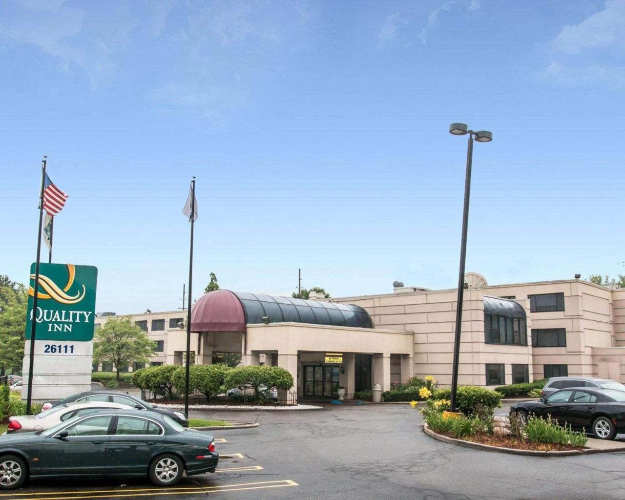 Quality Inn Southfield Exterior photo